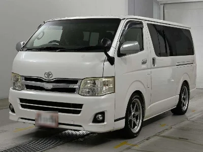 TOYOTA HIACE VAN