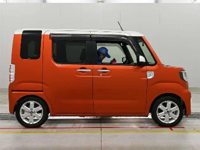 TOYOTA PIXIS MEGA