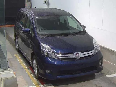TOYOTA ISIS