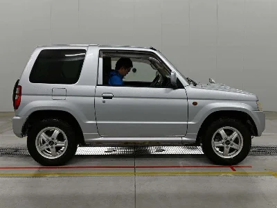 Nissan Kix
