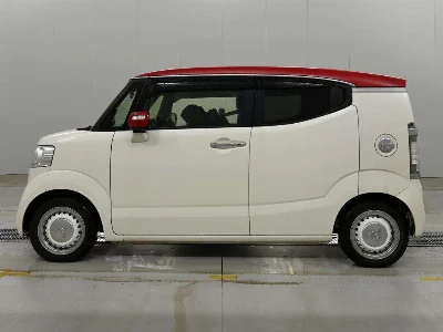 HONDA N BOX SLASH