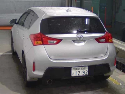 TOYOTA AURIS