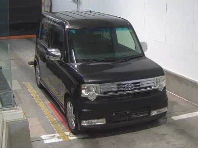 TOYOTA PIXIS SPACE