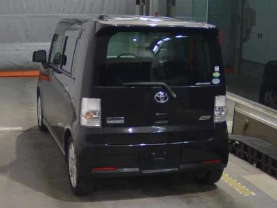 TOYOTA PIXIS SPACE