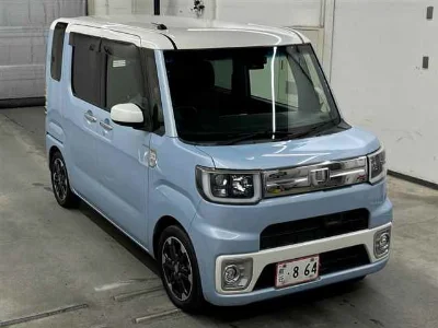 DAIHATSU WAKE