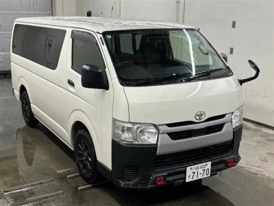 TOYOTA HIACE VAN