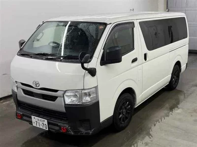 TOYOTA HIACE VAN