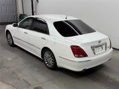 TOYOTA CROWN MAJESTA
