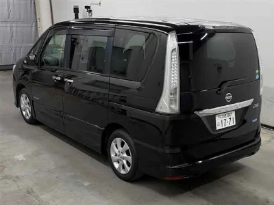 NISSAN SERENA