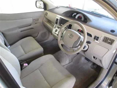 TOYOTA RAUM