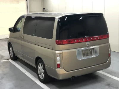 NISSAN ELGRAND
