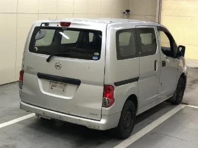 NISSAN NV200