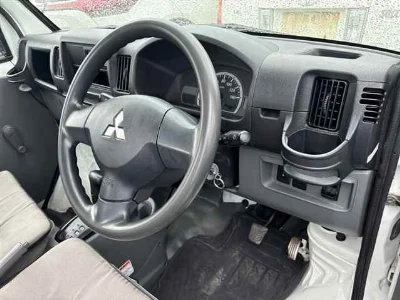 MITSUBISHI MINICAB TRUCK