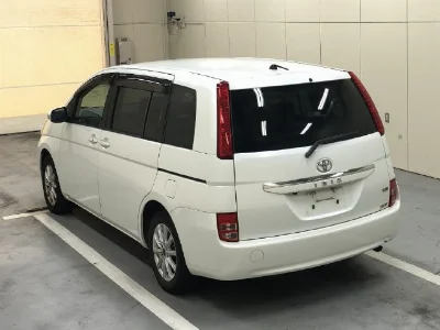 TOYOTA ISIS