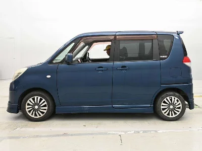 MITSUBISHI DELICA D2