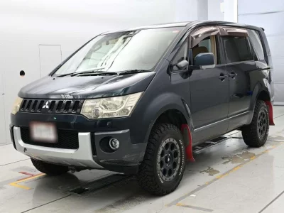 MITSUBISHI DELICA D5