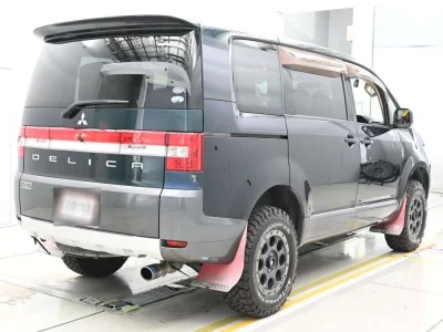 MITSUBISHI DELICA D5