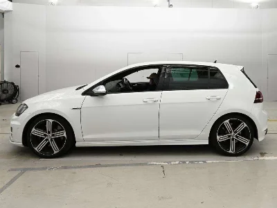 VOLKSWAGEN GOLF R