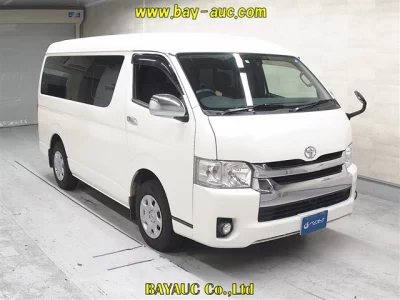 TOYOTA HIACE