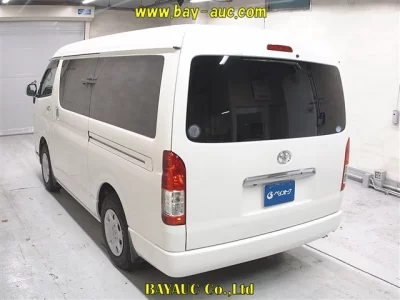 TOYOTA HIACE
