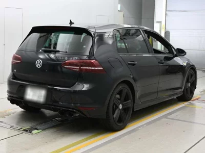 VOLKSWAGEN GOLF R