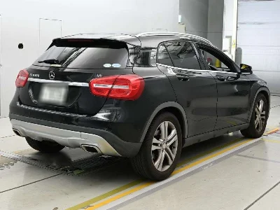 MERCEDES BENZ GLA