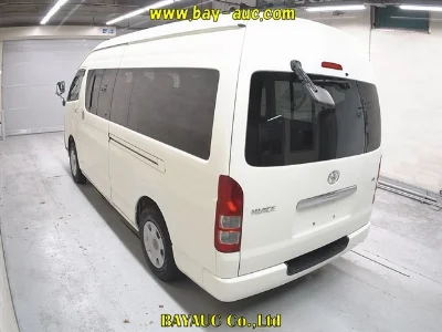 TOYOTA HIACE