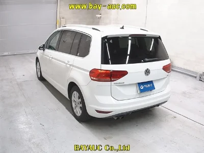 VOLKSWAGEN GOLF TOURAN