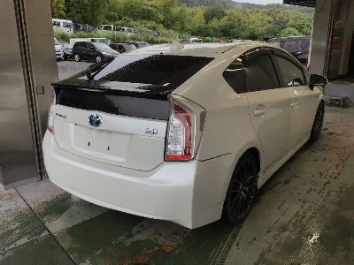 TOYOTA PRIUS