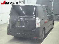Цена авто Toyota Voxy с аукционов Японии, номер кузова ZRR70W, пробег 132 000, оценка 4