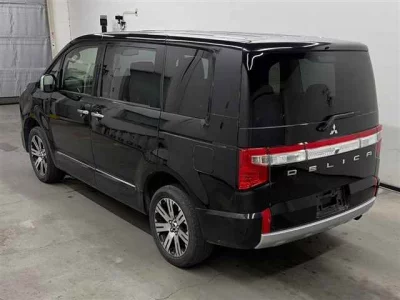 MITSUBISHI DELICA D5