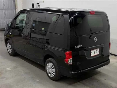 NISSAN NV200