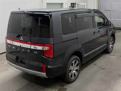 MITSUBISHI DELICA D5