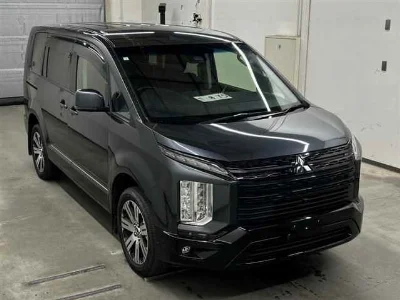 MITSUBISHI DELICA D5
