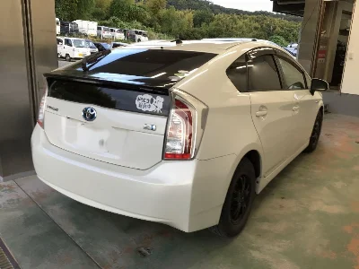 TOYOTA PRIUS