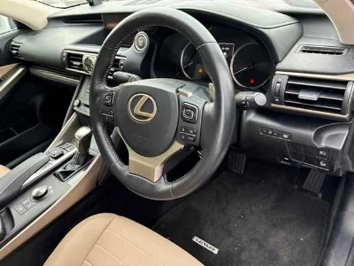 LEXUS IS