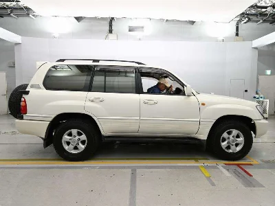 TOYOTA LAND CRUISER