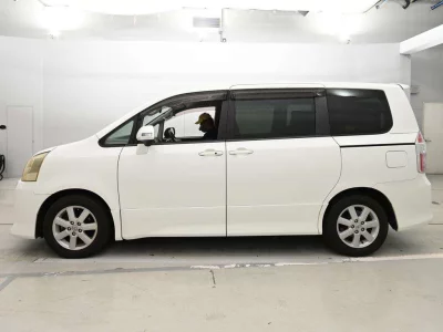 Статистика аукционов Toyota Noah