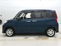 Цена авто Toyota Roomy с аукционов Японии, номер кузова M900A, пробег 64 000, оценка 8