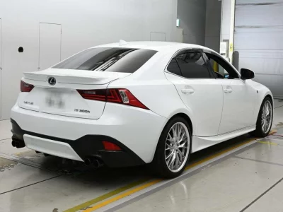 LEXUS IS