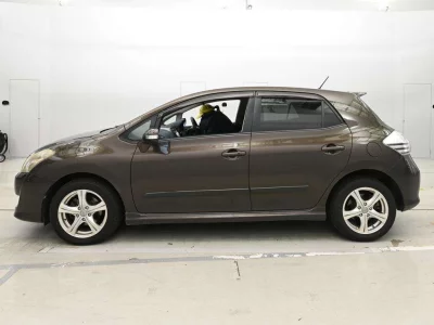 TOYOTA BLADE