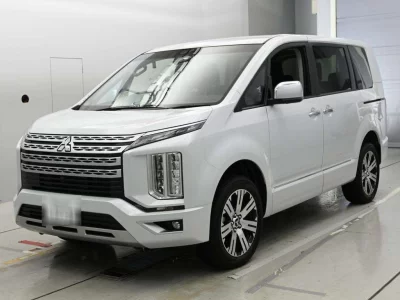 MITSUBISHI DELICA D5