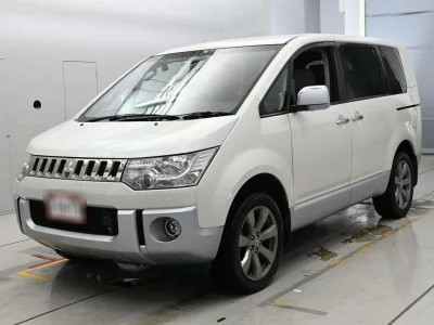 MITSUBISHI DELICA D5
