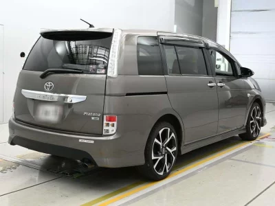 TOYOTA ISIS
