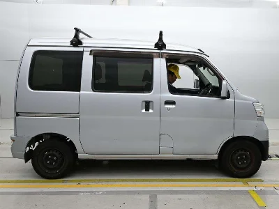 TOYOTA PIXIS VAN
