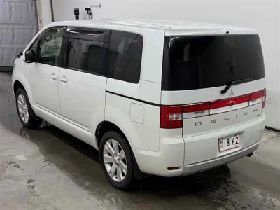Mitsubishi DELICA D5