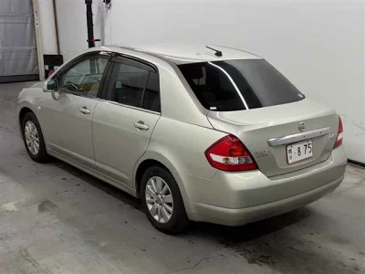 NISSAN TIIDA LATIO