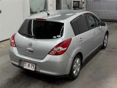 NISSAN TIIDA