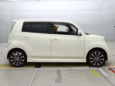 TOYOTA BB