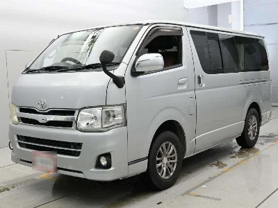 TOYOTA REGIUS VAN